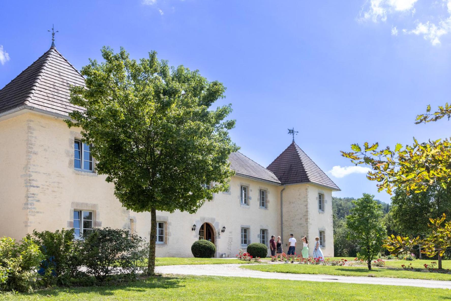 Le Relais Des Deux Tours Bed & Breakfast Brémondans Exterior photo