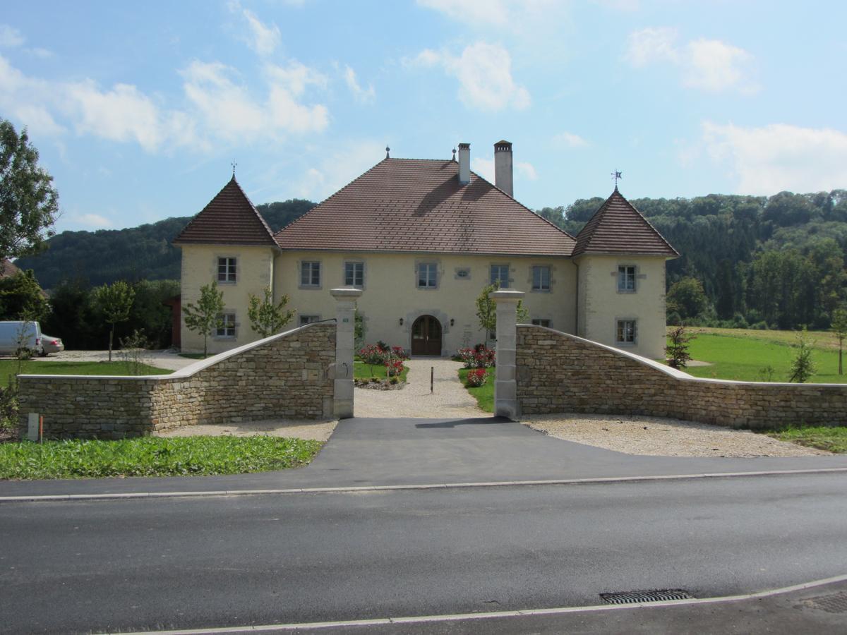 Le Relais Des Deux Tours Bed & Breakfast Brémondans Exterior photo