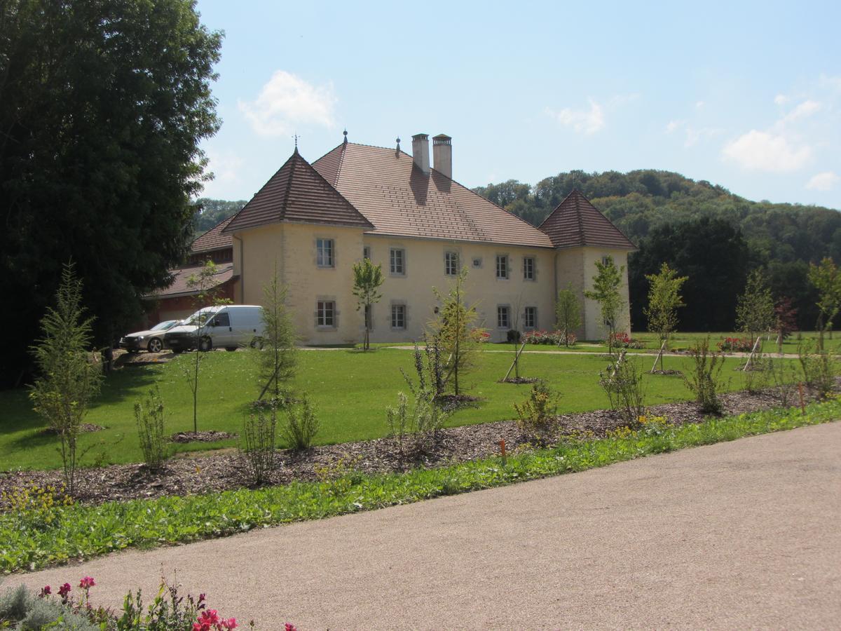 Le Relais Des Deux Tours Bed & Breakfast Brémondans Exterior photo