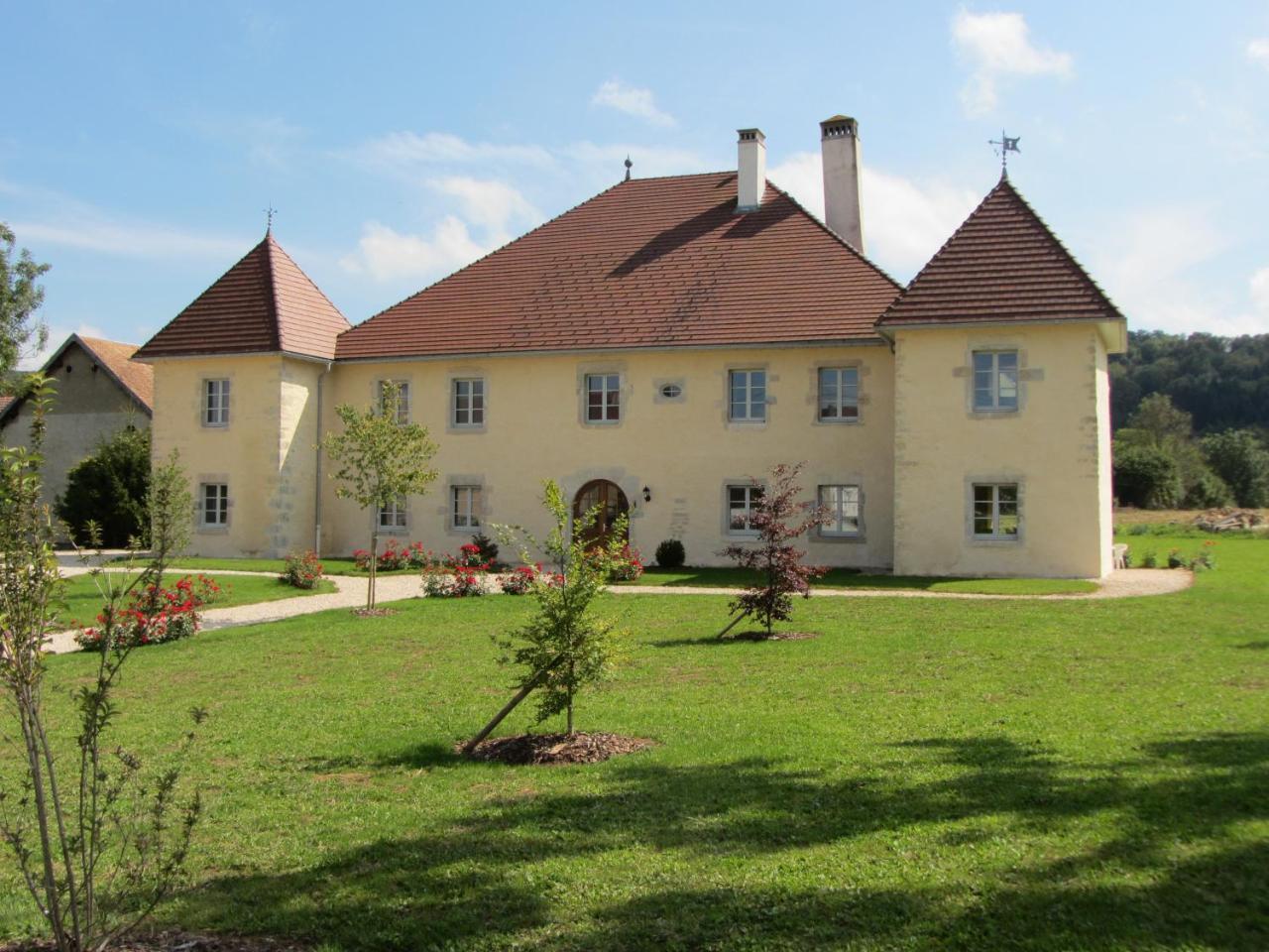 Le Relais Des Deux Tours Bed & Breakfast Brémondans Exterior photo