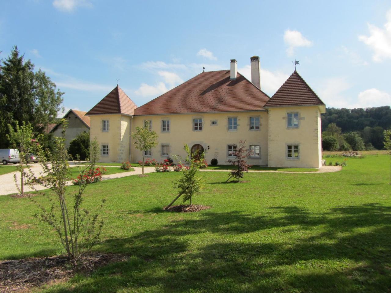 Le Relais Des Deux Tours Bed & Breakfast Brémondans Exterior photo